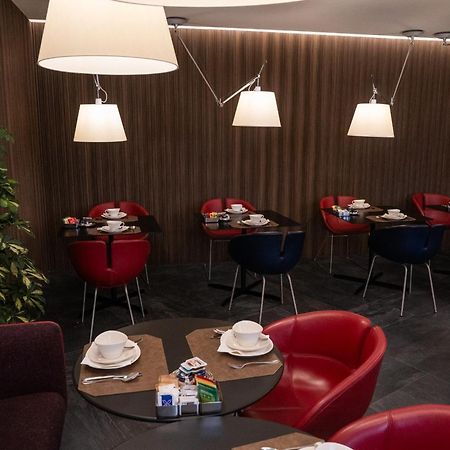Stendhal Luxury Suites Рим Екстериор снимка